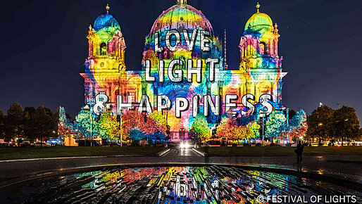 Festival of Lights Lichter auf den Berliner Dom projiziert.